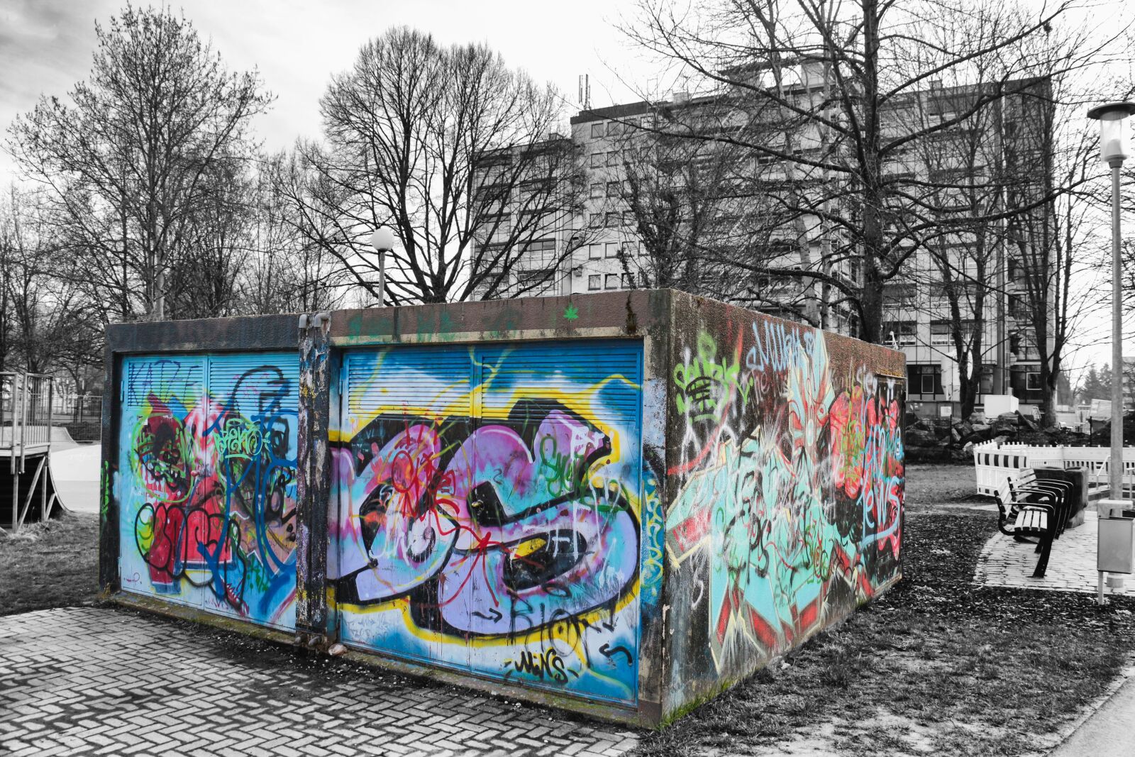 Canon EOS 700D (EOS Rebel T5i / EOS Kiss X7i) sample photo. Graffiti, road, colorful photography
