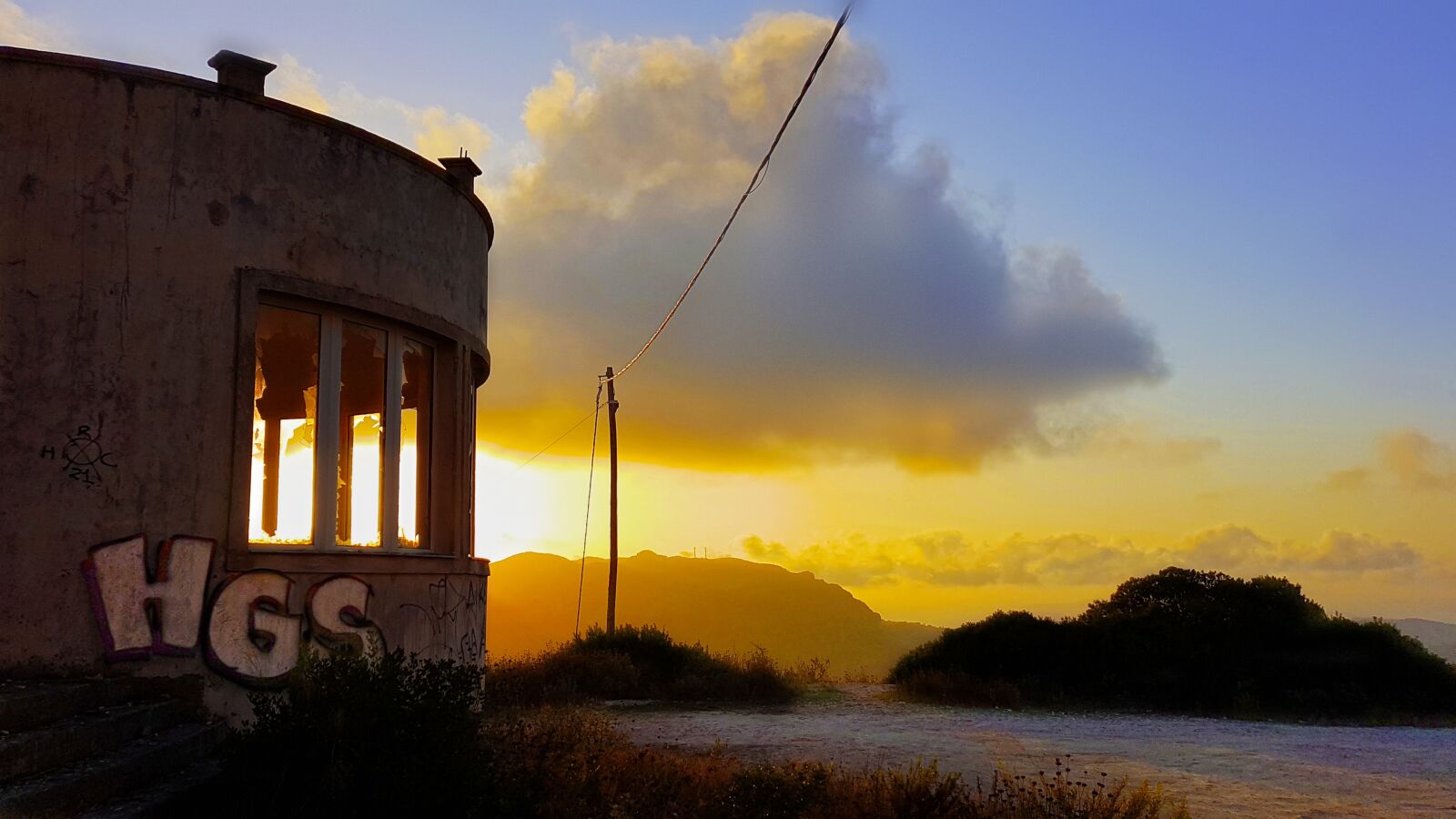 Samsung Galaxy S7 Edge sample photo. Sunset, house, ruin photography