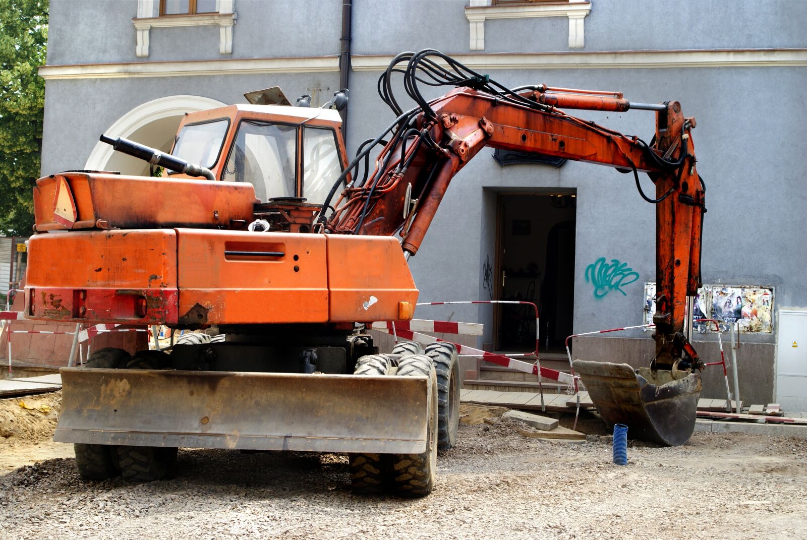 Sony Alpha DSLR-A200 sample photo. Bulldozer, excavator, mechanical photography