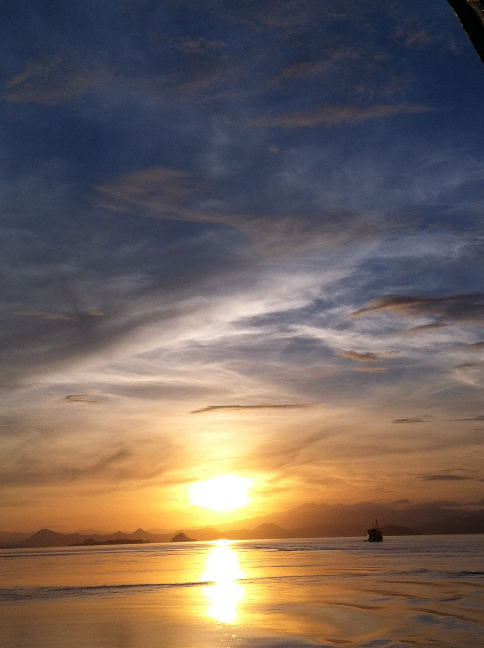 Apple iPhone 4 sample photo. Indonesia, komodo, island, ocean photography