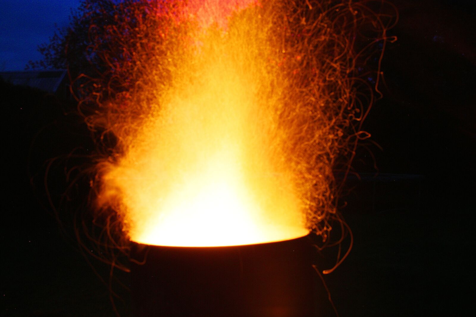 Canon EOS 450D (EOS Rebel XSi / EOS Kiss X2) sample photo. Fire, long, long, exposure photography