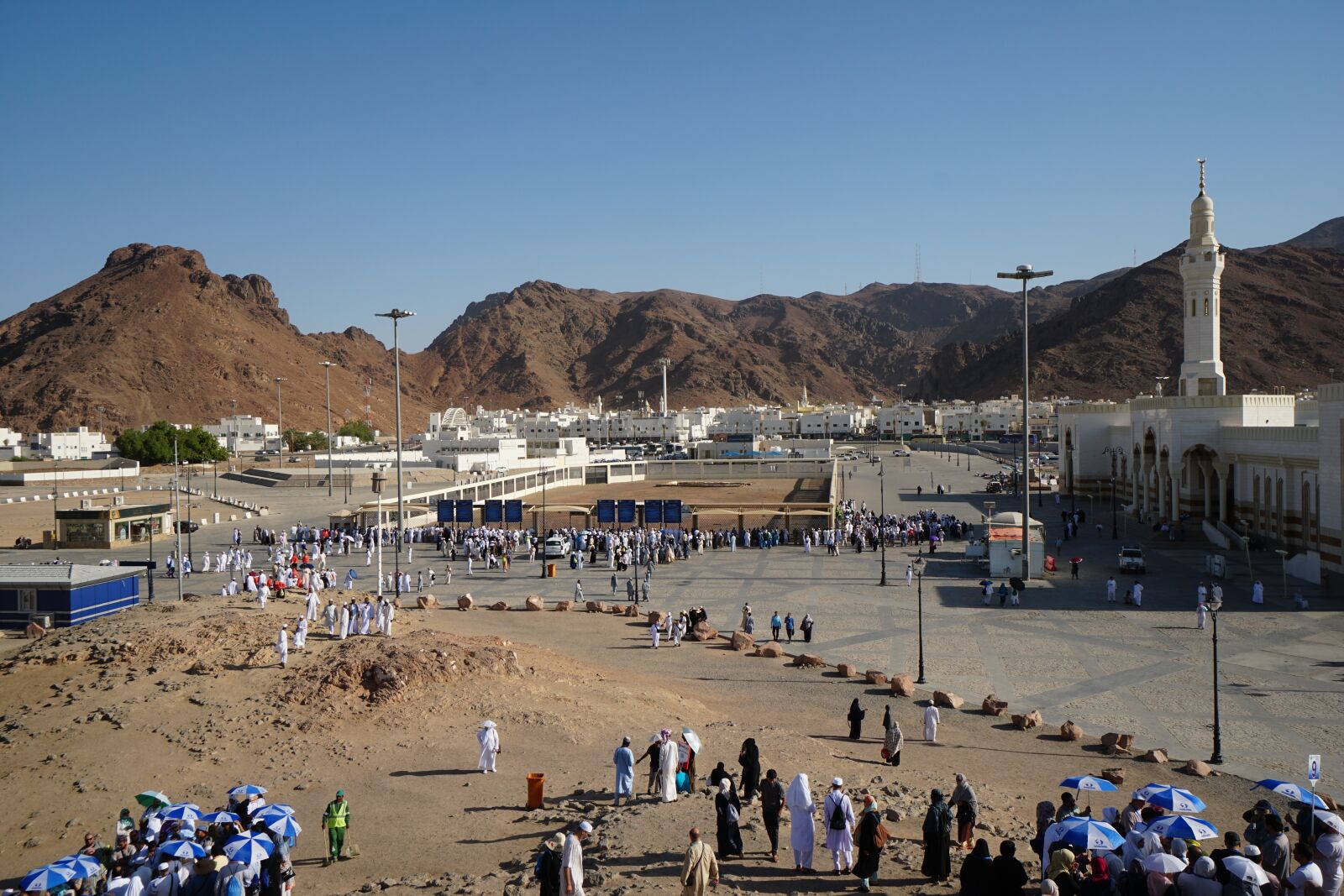 Sony a6300 sample photo. Uhud, the mountain of photography