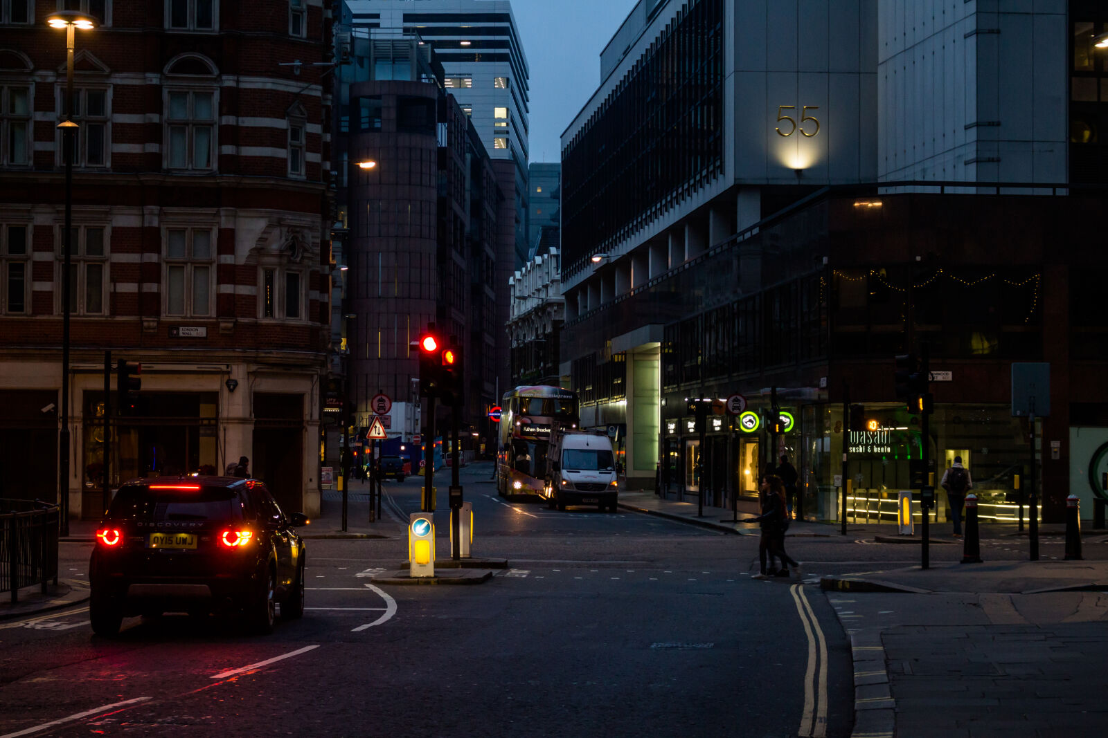 Canon EOS 700D (EOS Rebel T5i / EOS Kiss X7i) sample photo. Architecture, asphalt, automobile, buildings photography