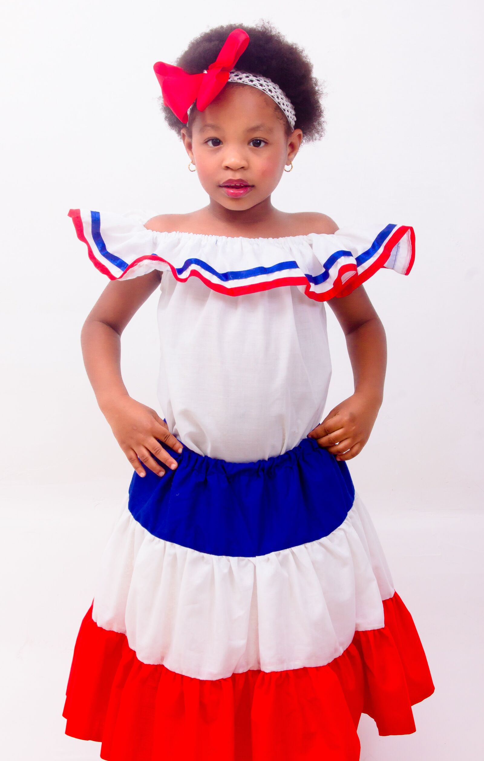 Canon EF 28-135mm F3.5-5.6 IS USM sample photo. Dominican, girl, dress photography