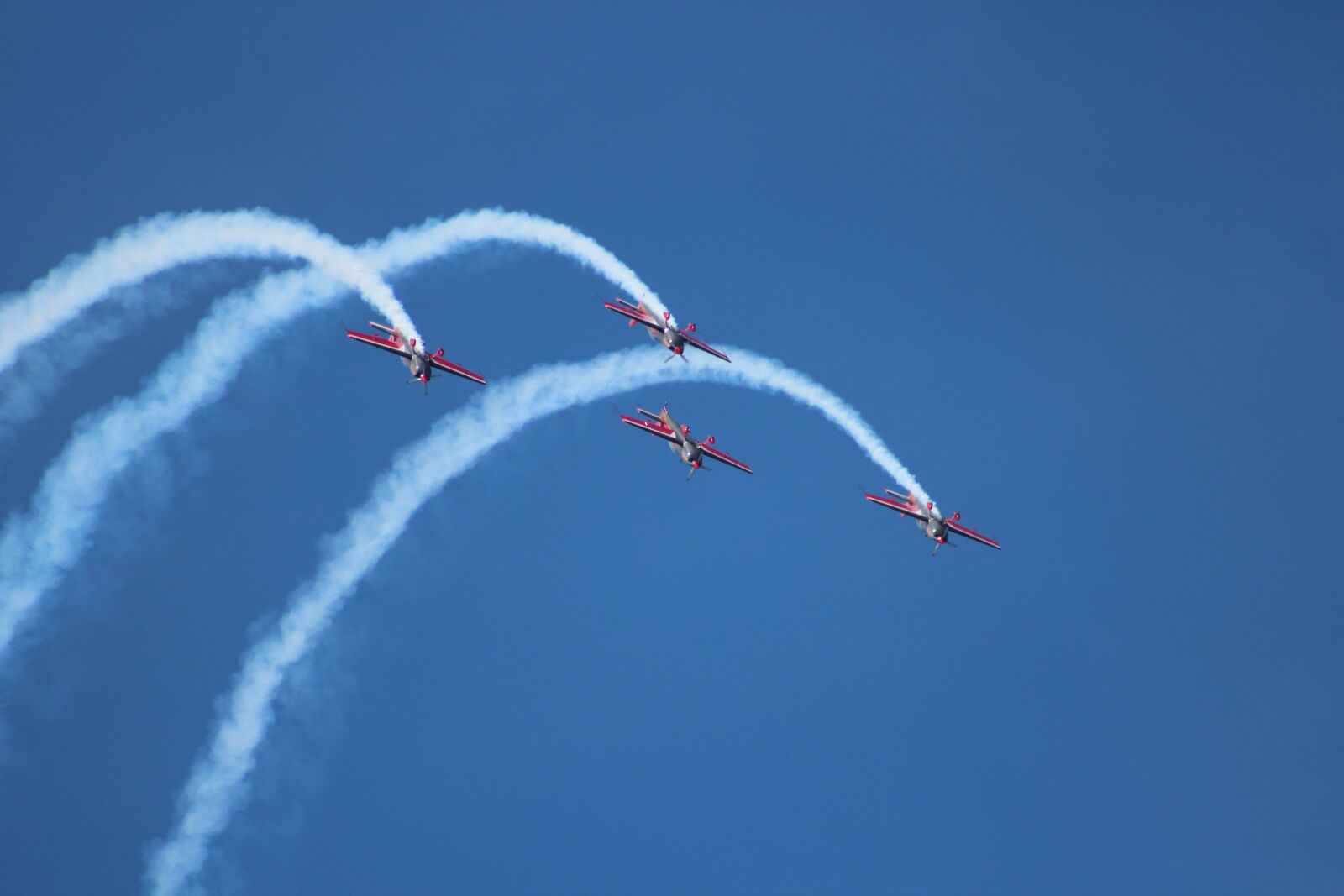 Canon EF 75-300mm f/4-5.6 USM sample photo. Airplane, aircraft, jet photography