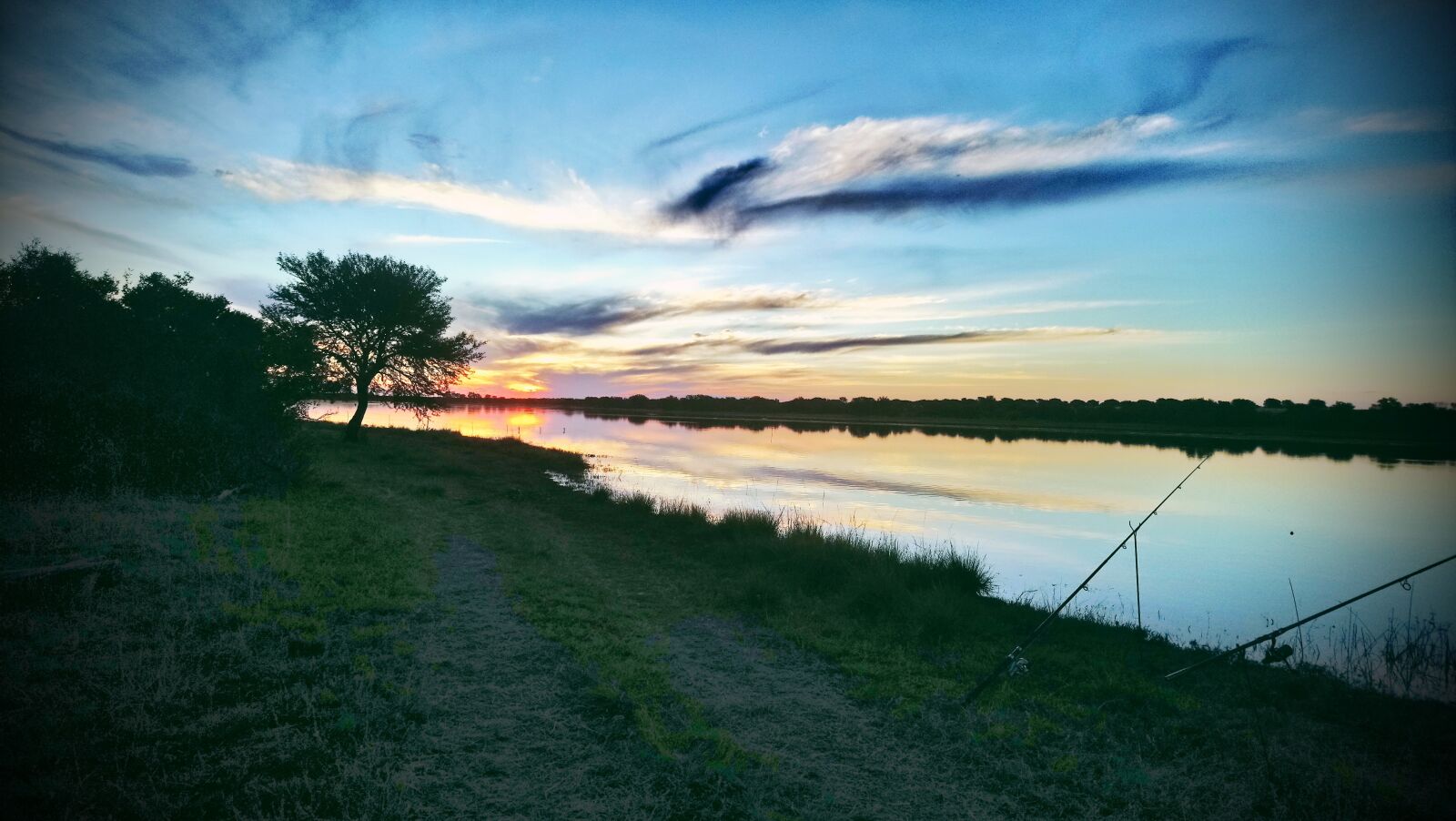 Sony Xperia XA1 Ultra sample photo. Sunset, river, nature photography