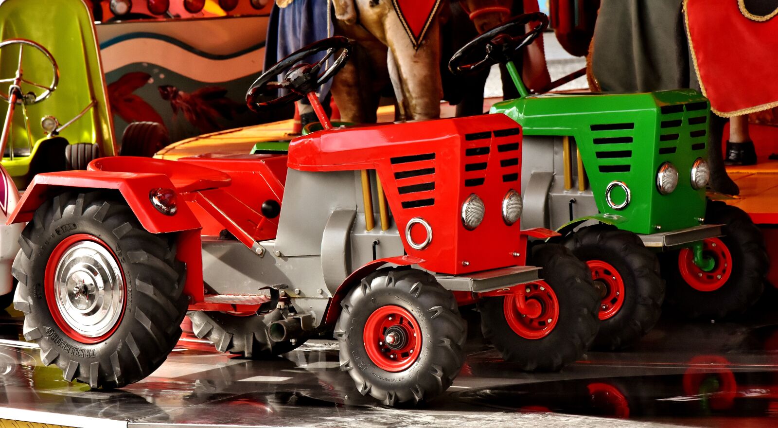 Nikon D7200 sample photo. Carousel, auto, tractor photography