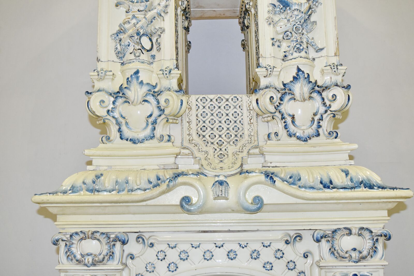 Nikon D5500 sample photo. Antiquity, fireplace, furniture, decoration photography