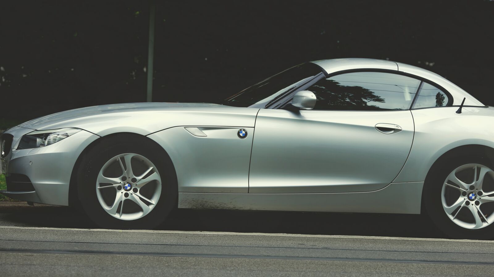Canon EOS 5D Mark III + Canon EF 135mm F2L USM sample photo. Bmw z4, sdrive35i, roadster photography