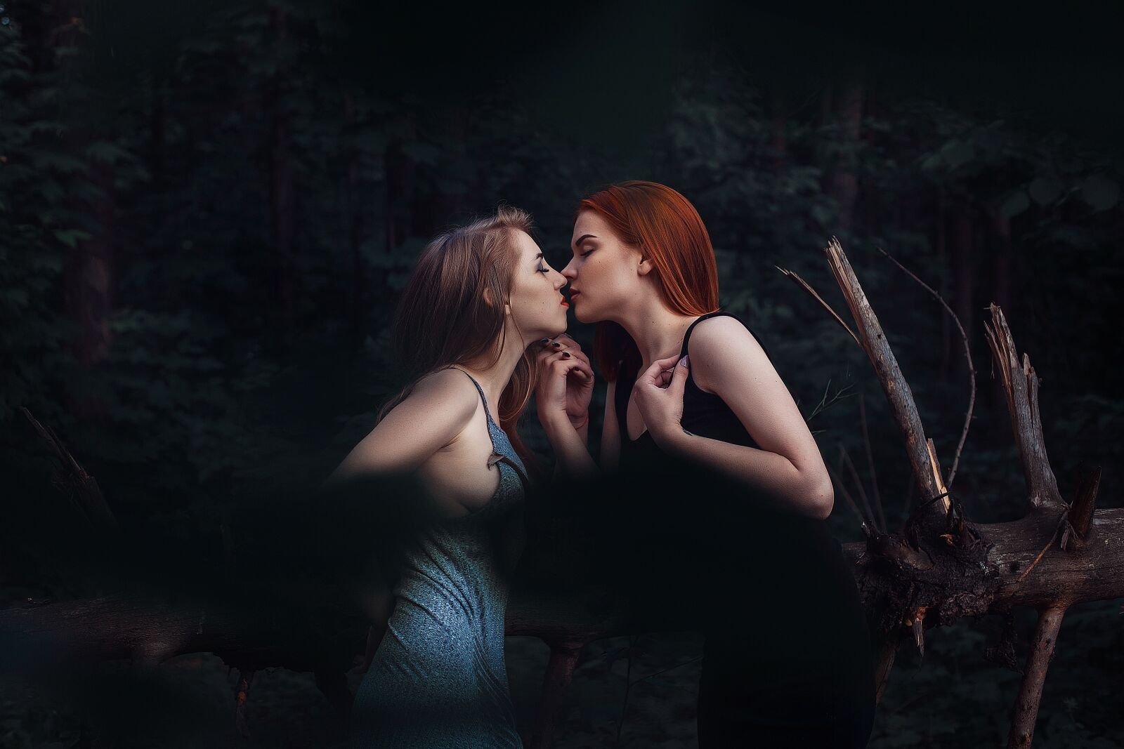 Canon EOS 6D + Canon EF 50mm F1.4 USM sample photo. Girls, love, lavstori photography