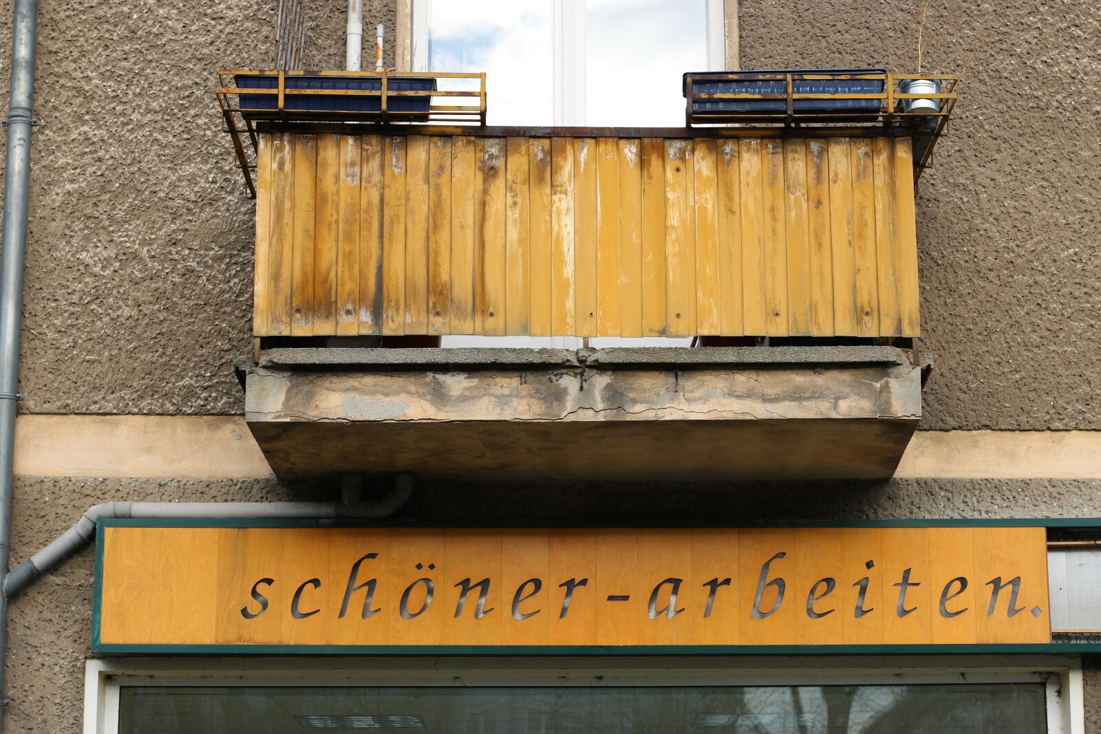 Canon EOS 70D + Canon EF 50mm F1.8 STM sample photo. Balcony, berlin, pankow photography