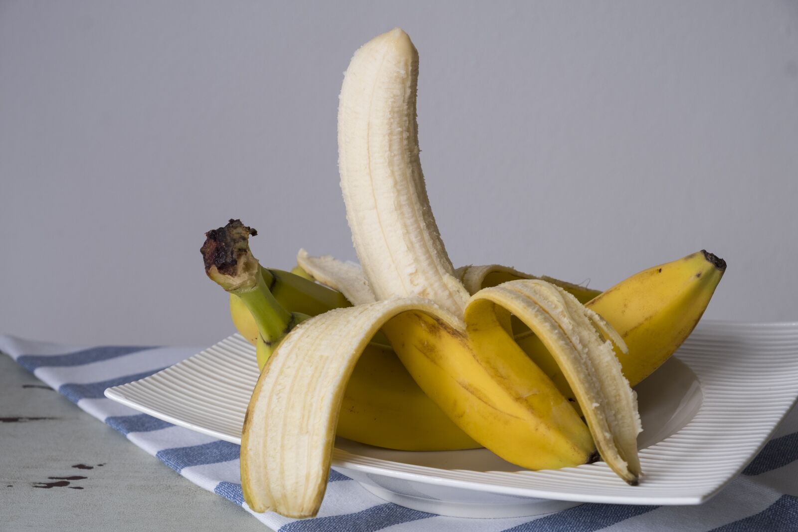 Fujifilm XF 18-55mm F2.8-4 R LM OIS sample photo. Banana, fruit, healthy photography