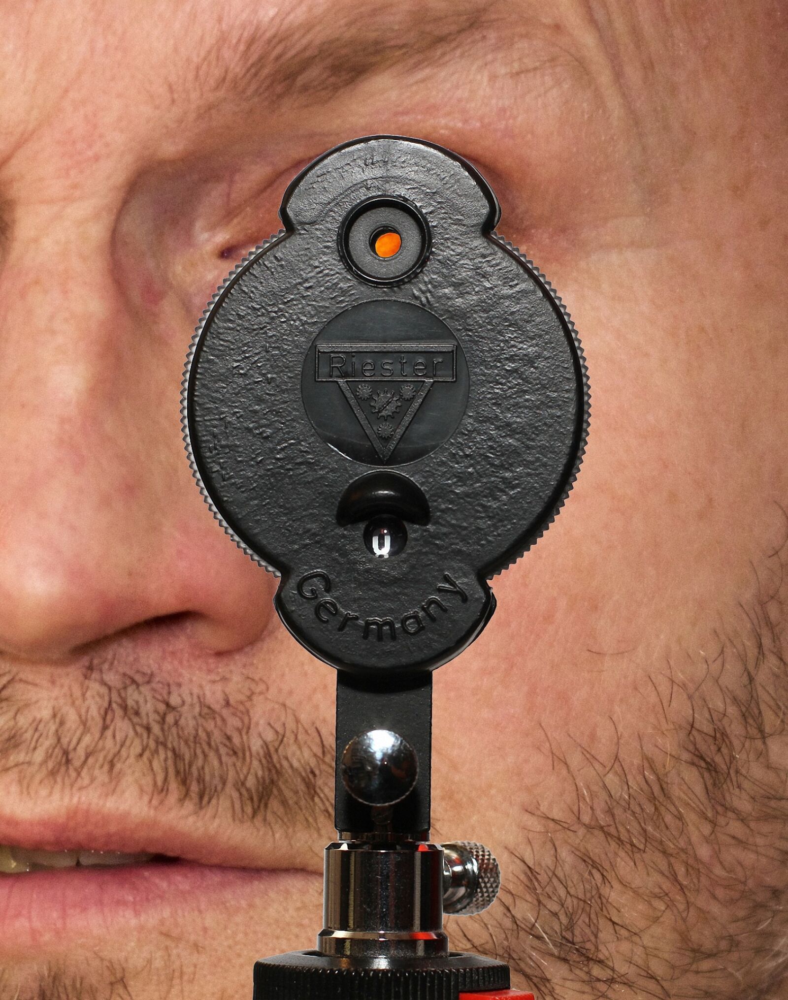 Canon EOS 7D + Canon EF 50mm F1.4 USM sample photo. Ophthalmoscope, eye background investigation photography