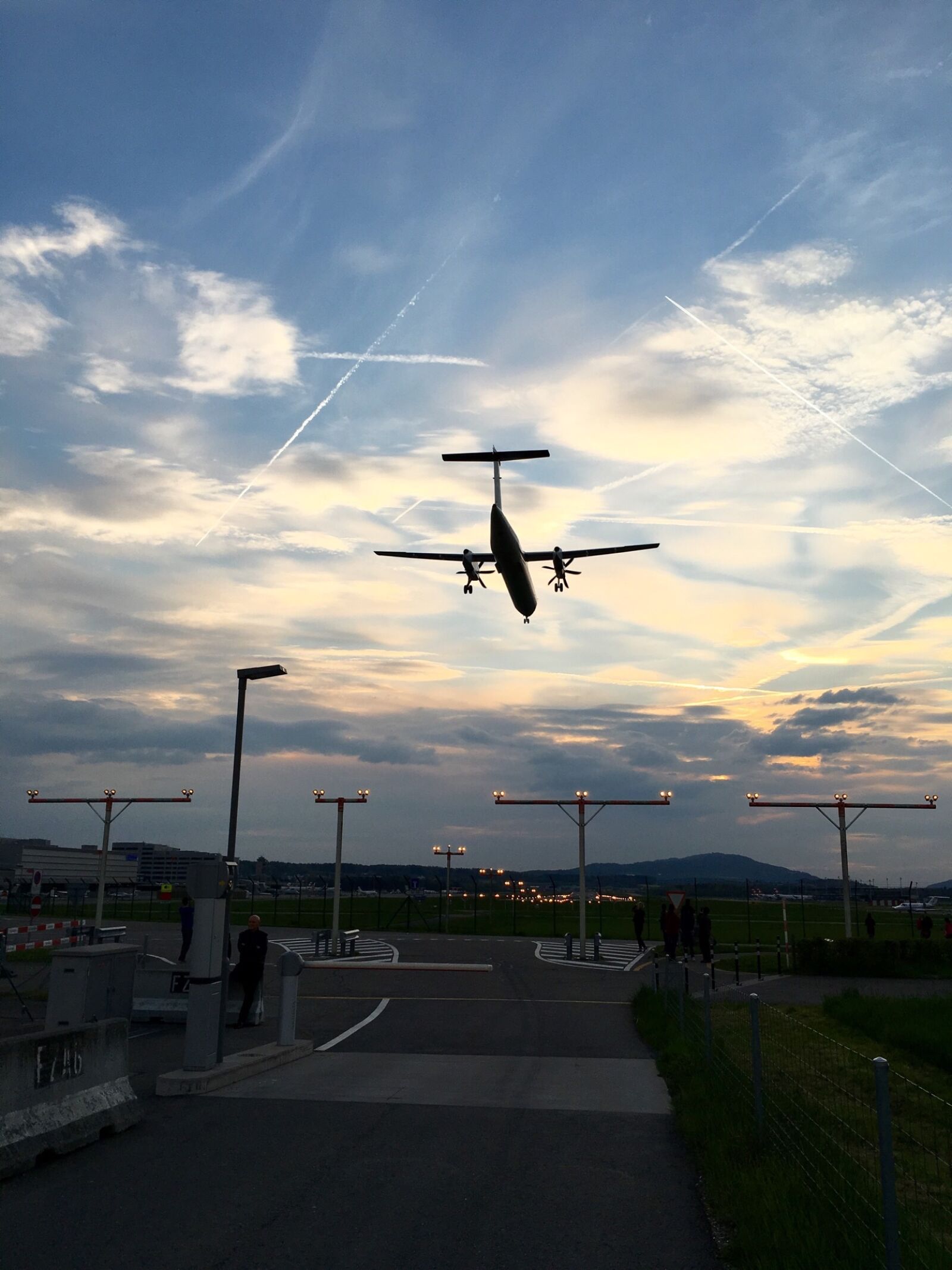 Apple iPhone 6s sample photo. Airport, aircraft, landing photography