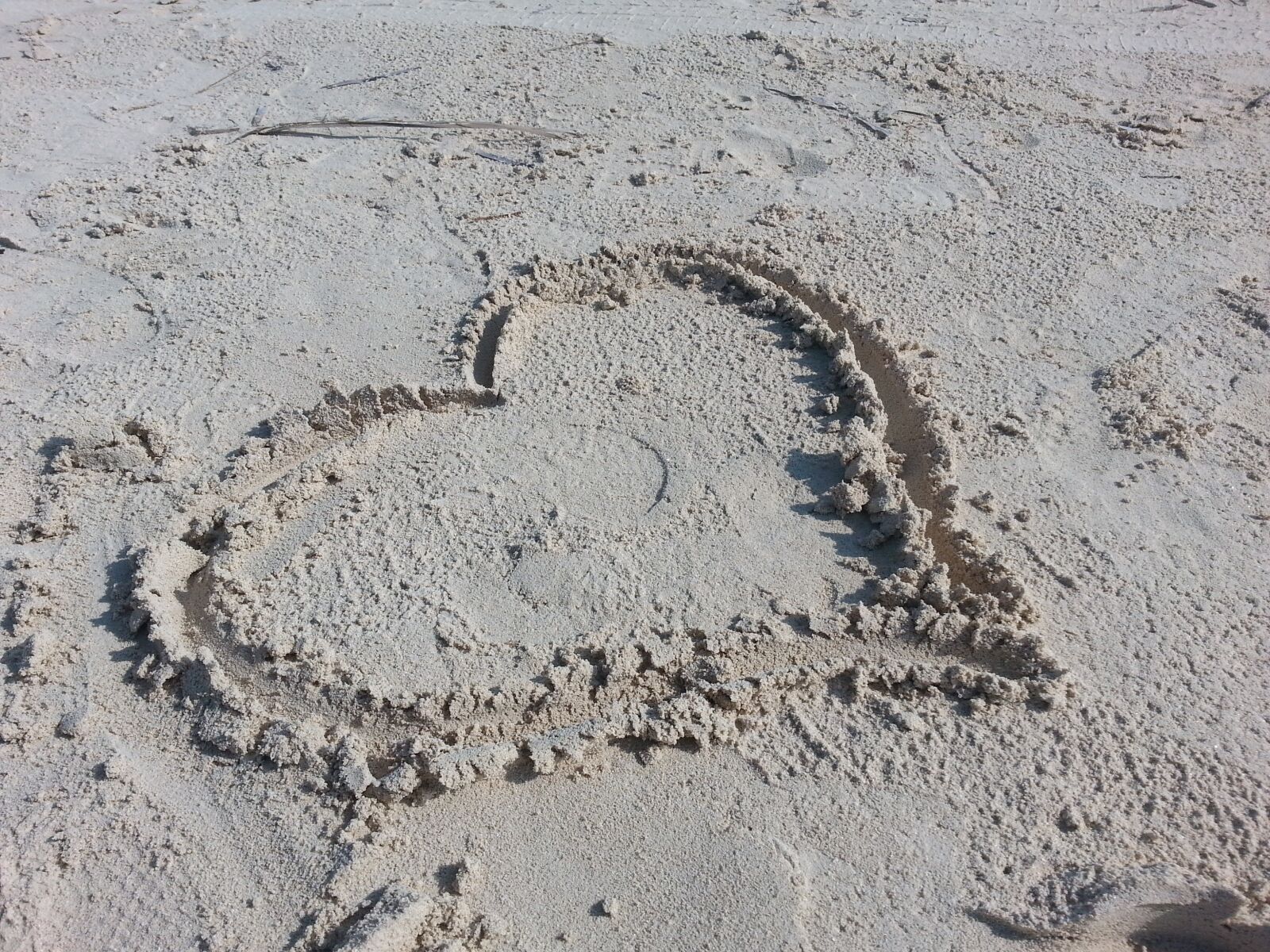 Samsung Galaxy S3 sample photo. Heart, love, sand photography