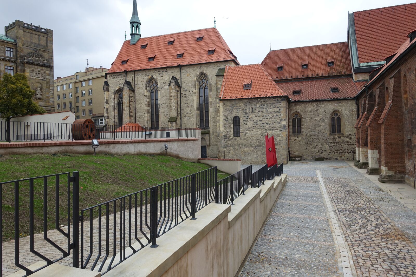 Sony Cyber-shot DSC-RX100 III sample photo. Monastery, gothic, architecture photography