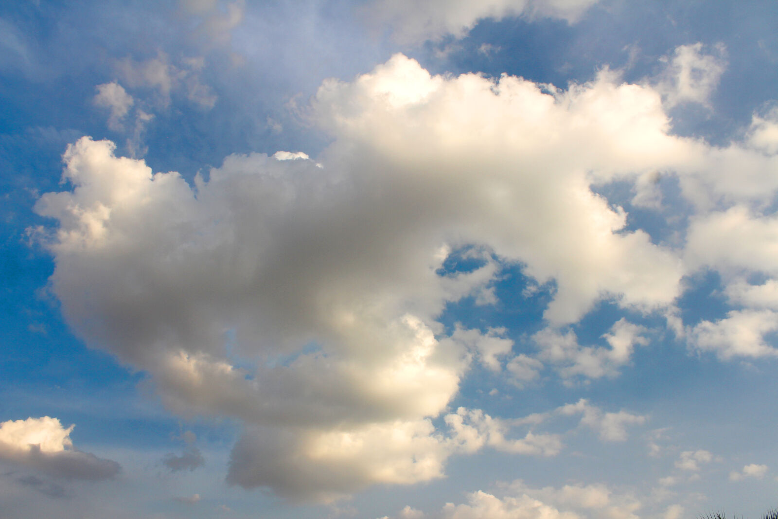 Canon EOS 650D (EOS Rebel T4i / EOS Kiss X6i) sample photo. Beautiful, blue, sky, cloudiness photography