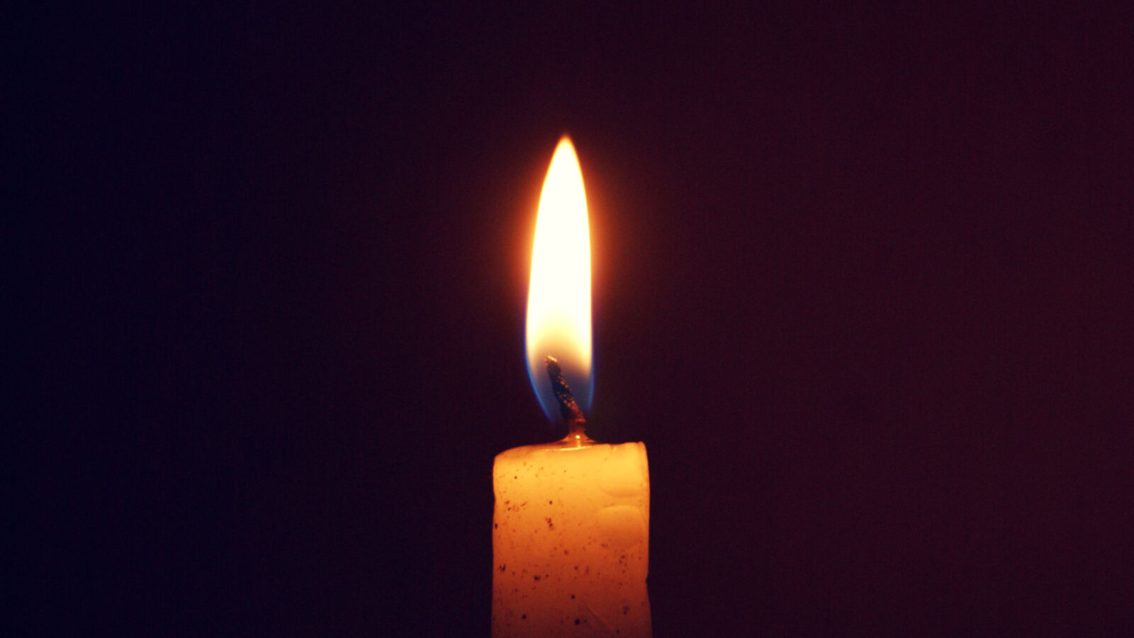 Sony Alpha DSLR-A100 sample photo. Burn, candle, alone, emotion photography