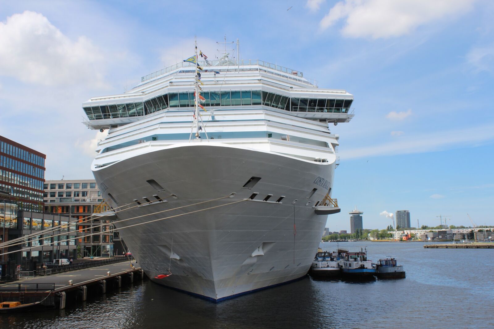 Canon EOS 600D (Rebel EOS T3i / EOS Kiss X5) sample photo. Amsterdam, cruise, ship photography