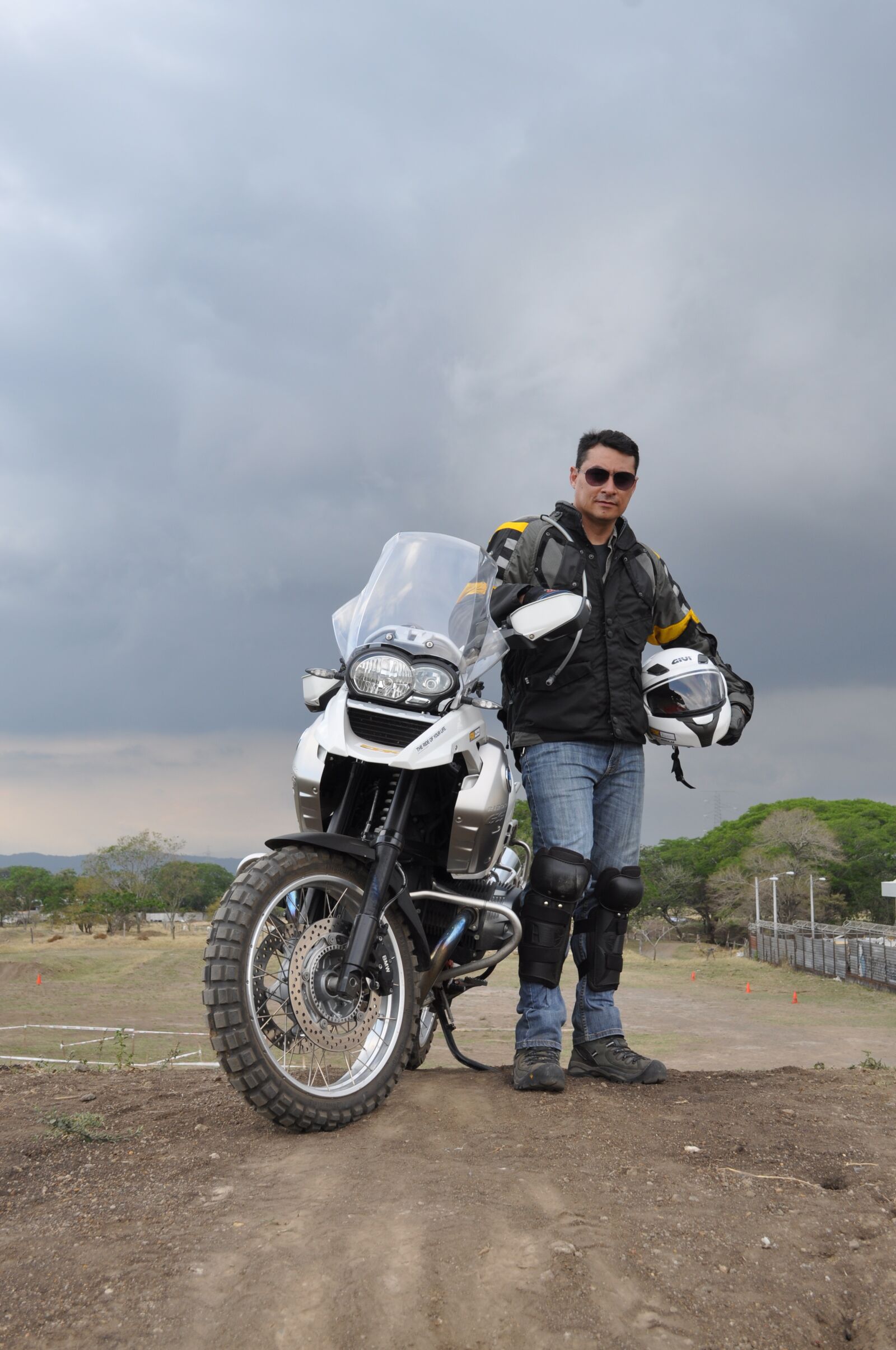 Nikon D90 sample photo. Moto, bmw, enduro photography