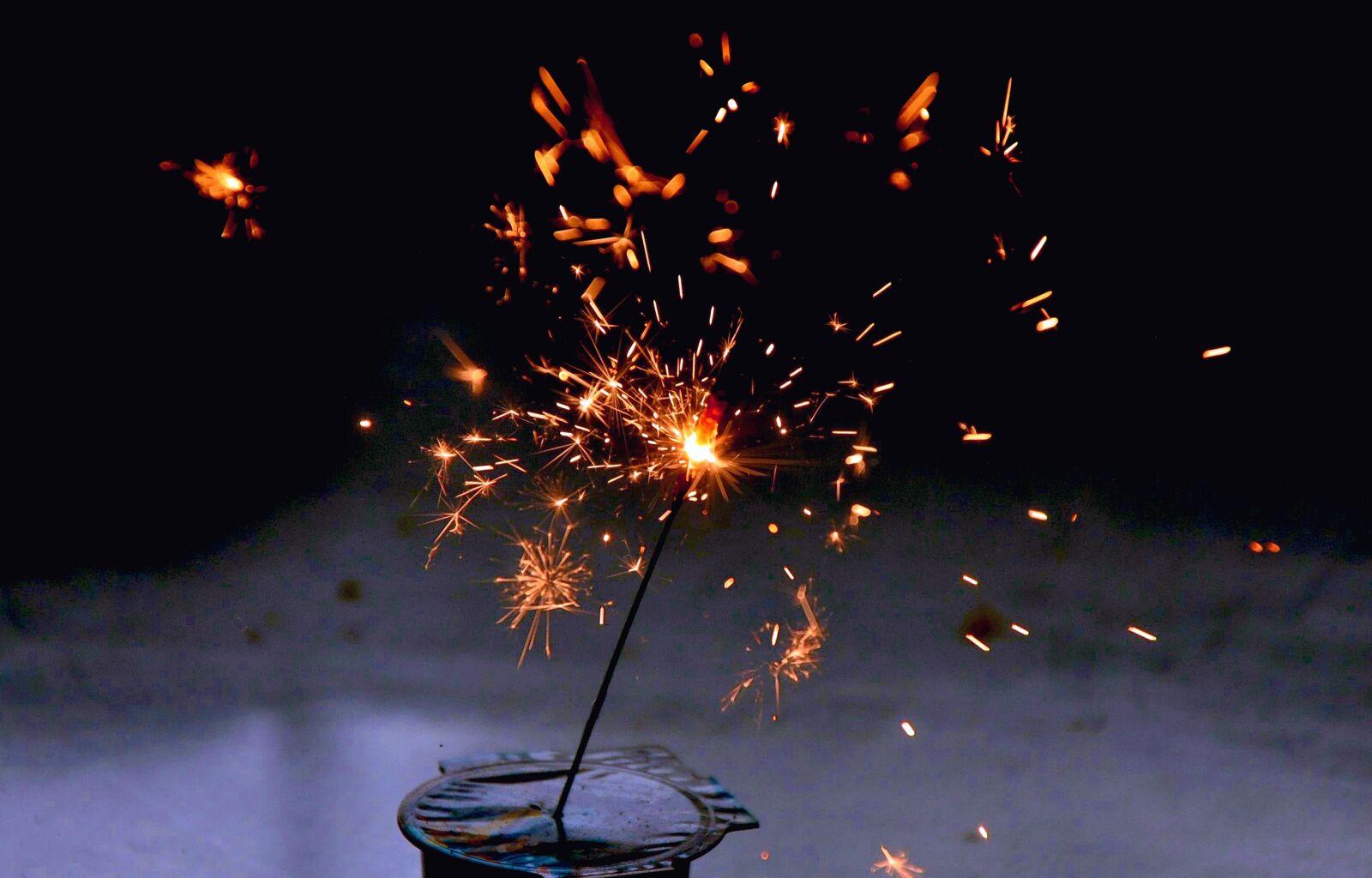 Nikon D90 sample photo. Celebration, darkness, christmas photography