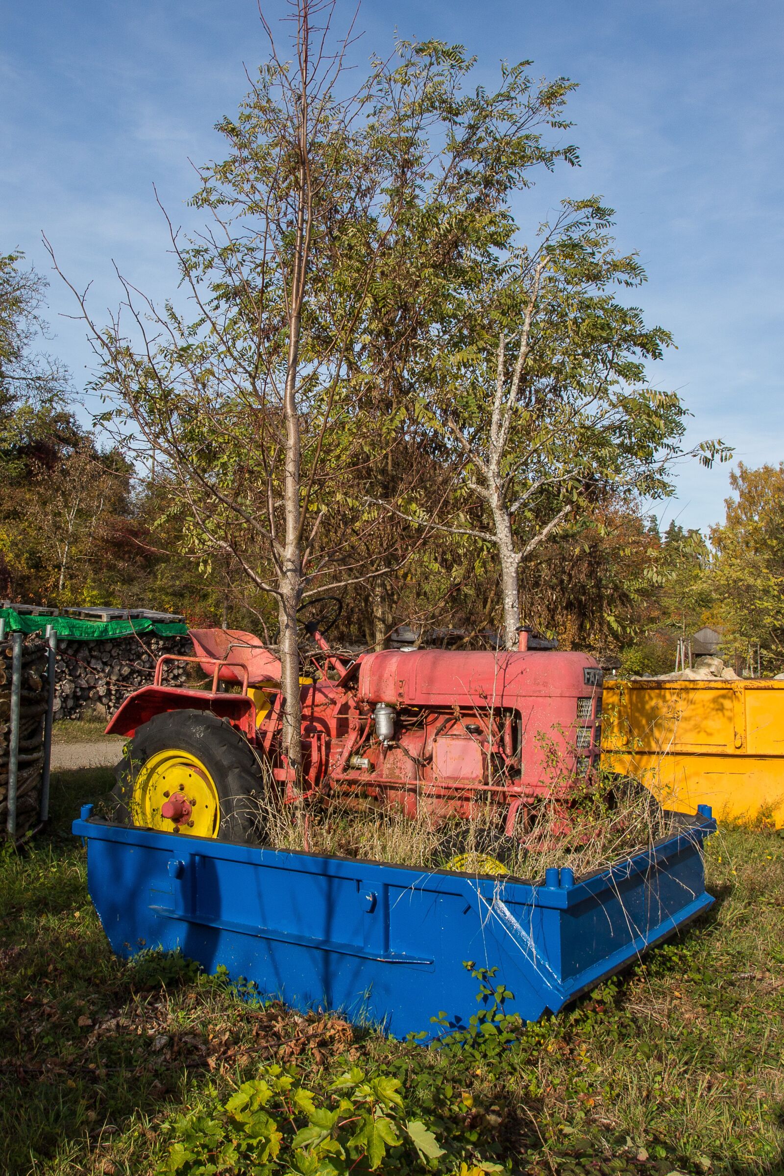 Canon EF 24-105mm F4L IS USM sample photo. Tractor, agriculture, commercial vehicle photography