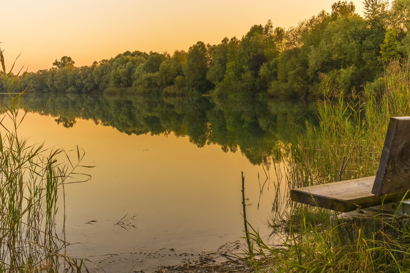 Sony a6300 + Sigma 30mm F2.8 EX DN sample photo. Sunset, lake, abendstimmung photography