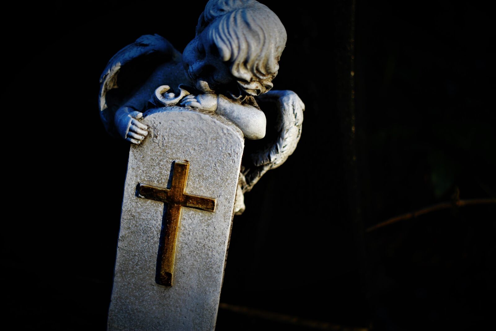Canon EOS 7D sample photo. Angel, cross, cemetery photography