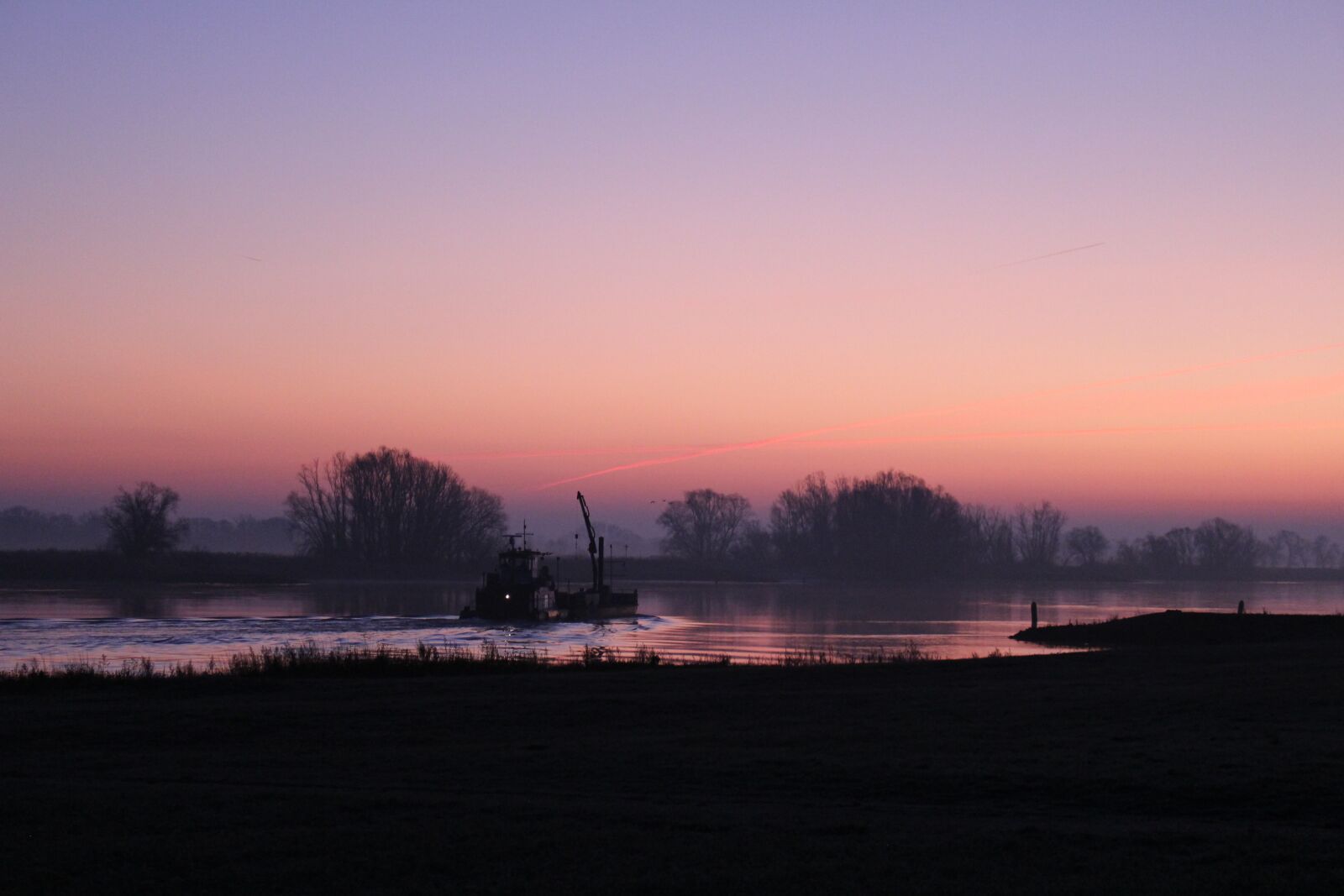 Canon EOS 100D (EOS Rebel SL1 / EOS Kiss X7) sample photo. Ship, elbe, sunrise photography