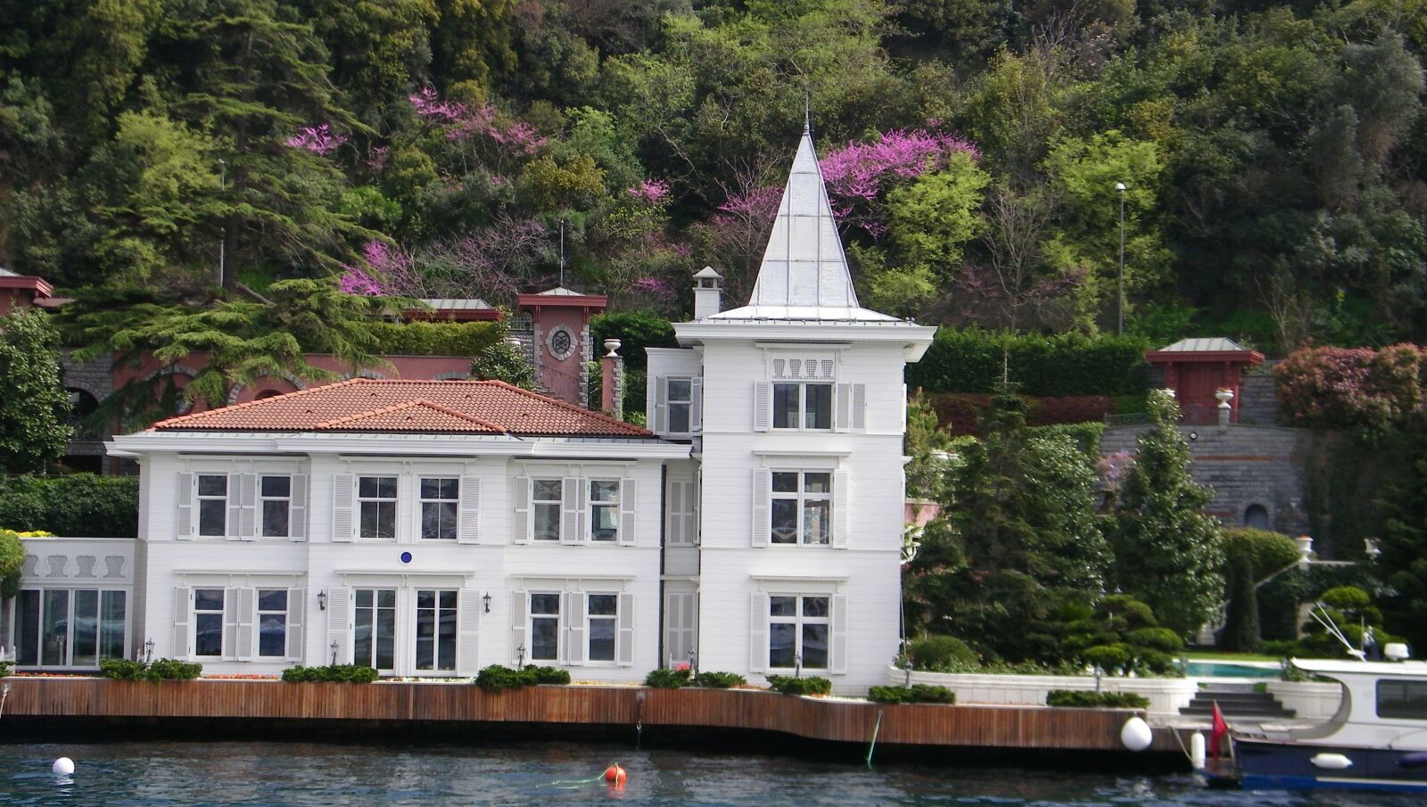 Kodak EASYSHARE Z1015 IS DIGITAL CAMERA sample photo. Bosphorus, mansions, residences photography