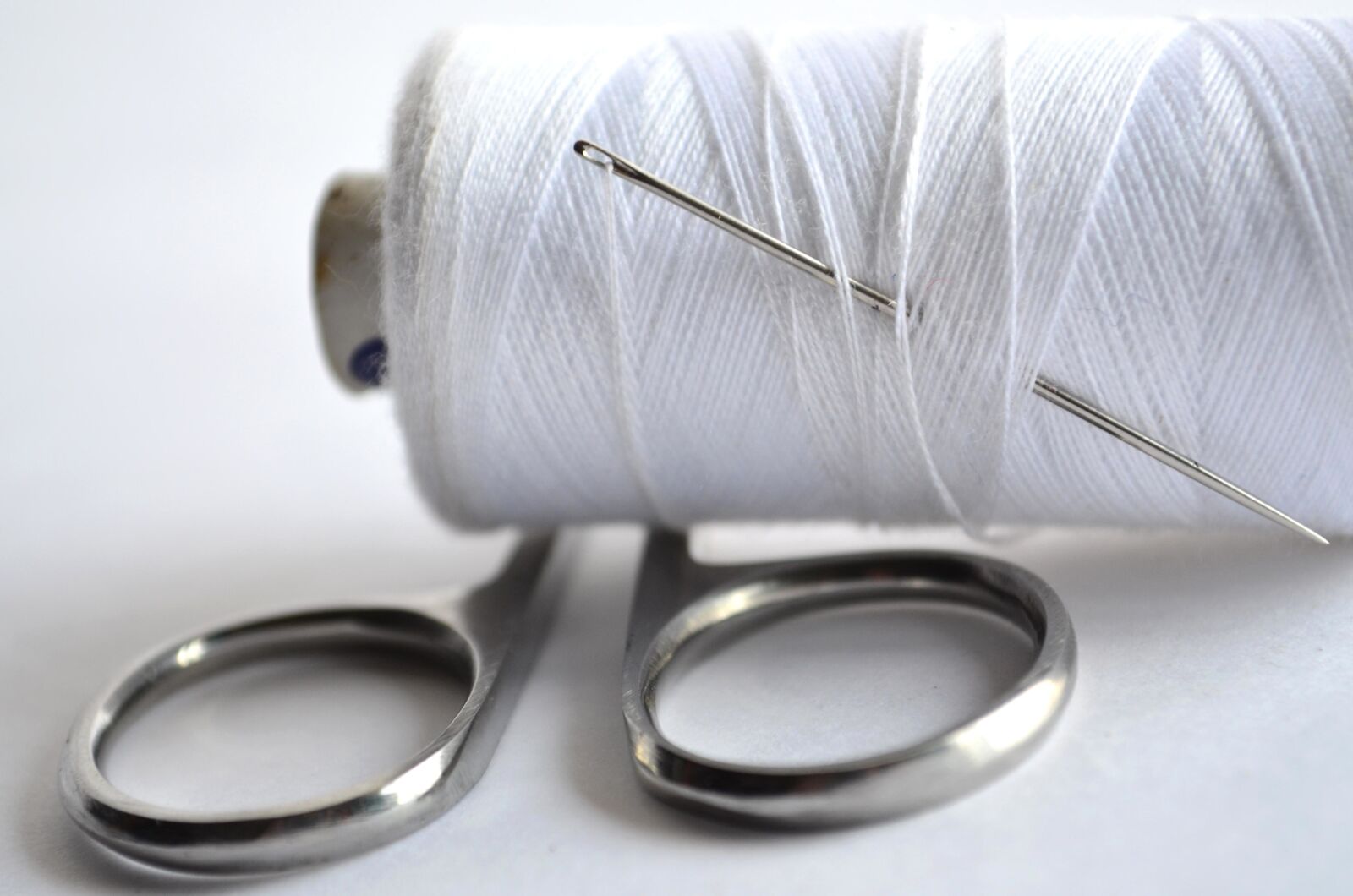 Nikon D5100 sample photo. Tailor, scissors, sewing, white photography