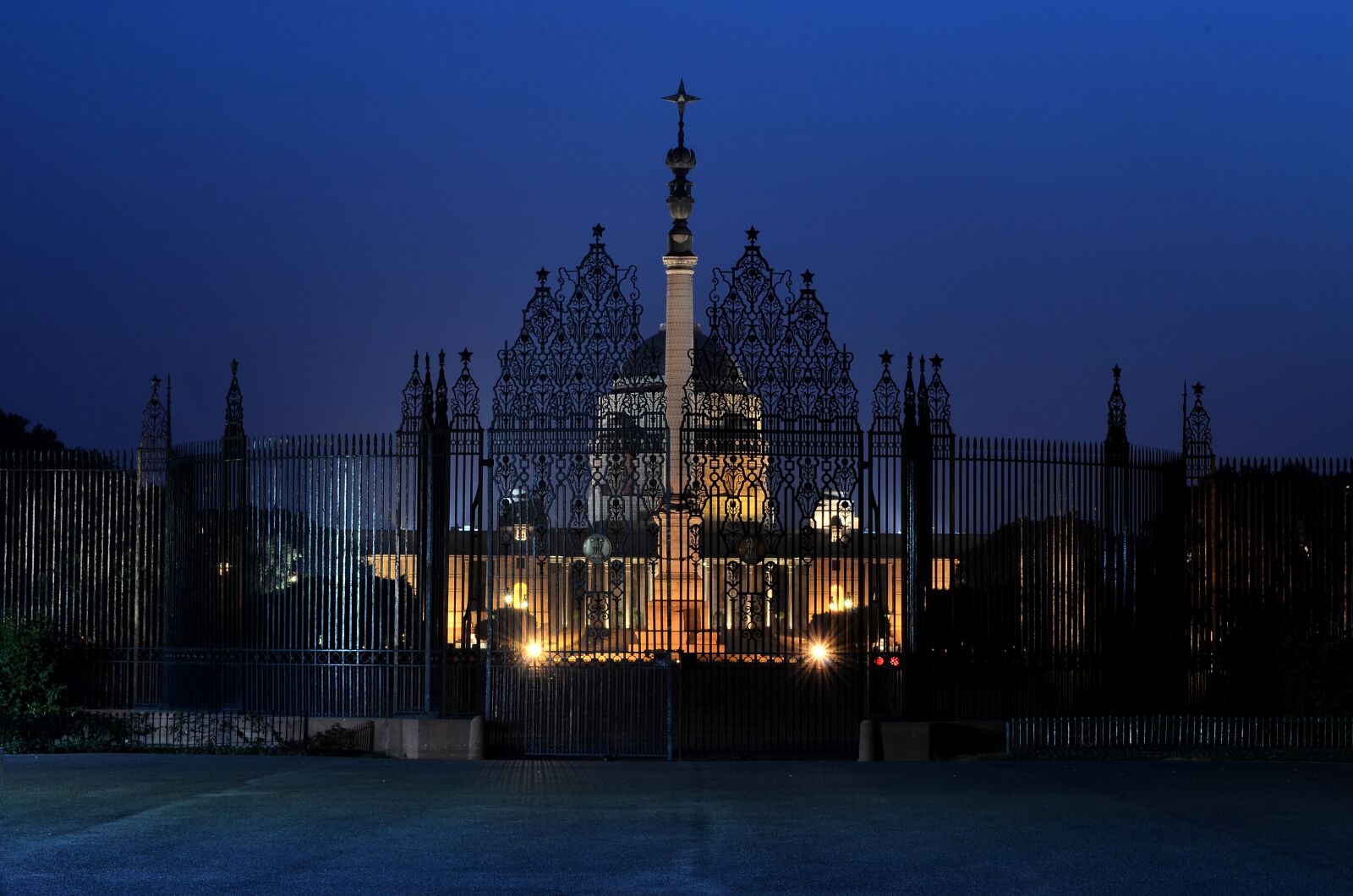 Nikon D5100 sample photo. Blue, hour, city photography