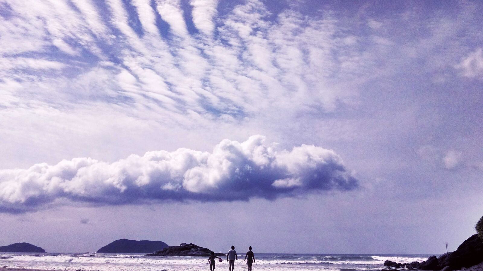 Motorola Moto X (1st Gen) sample photo. Beach, cloud, family, nature photography
