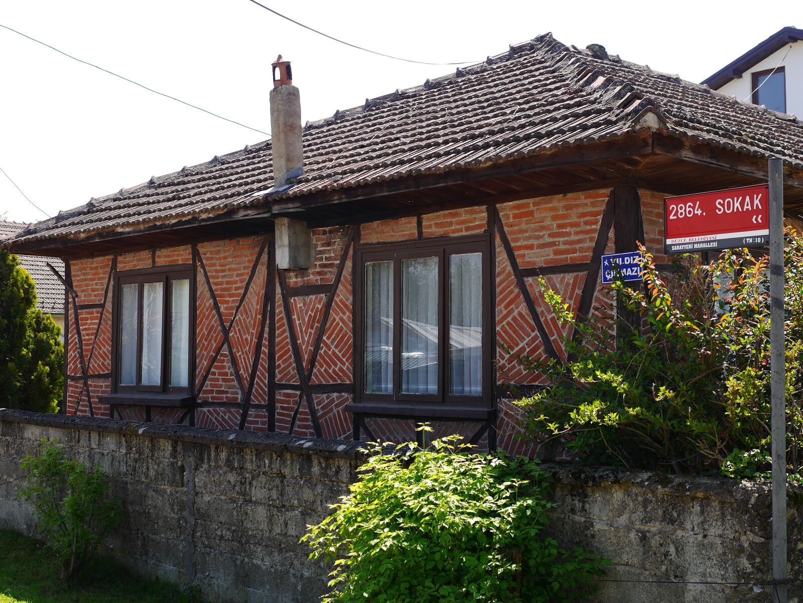 Panasonic Lumix DMC-GX7 sample photo. Home, architecture, roof photography