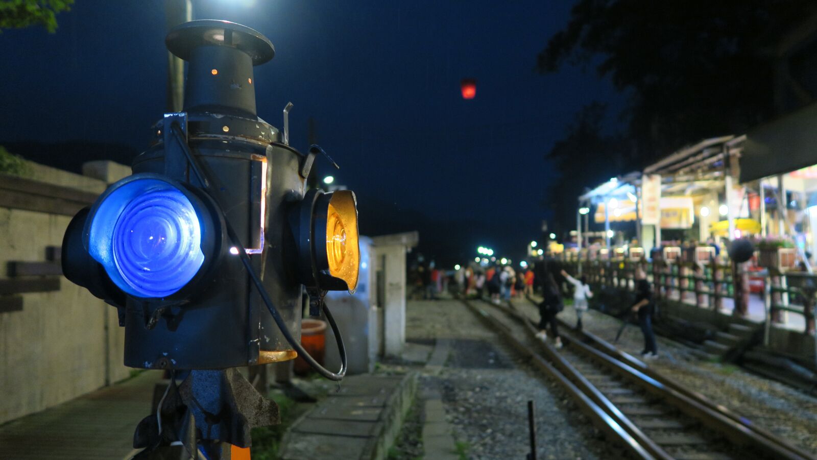 Canon PowerShot G7 X sample photo. Tourism, train, railway photography