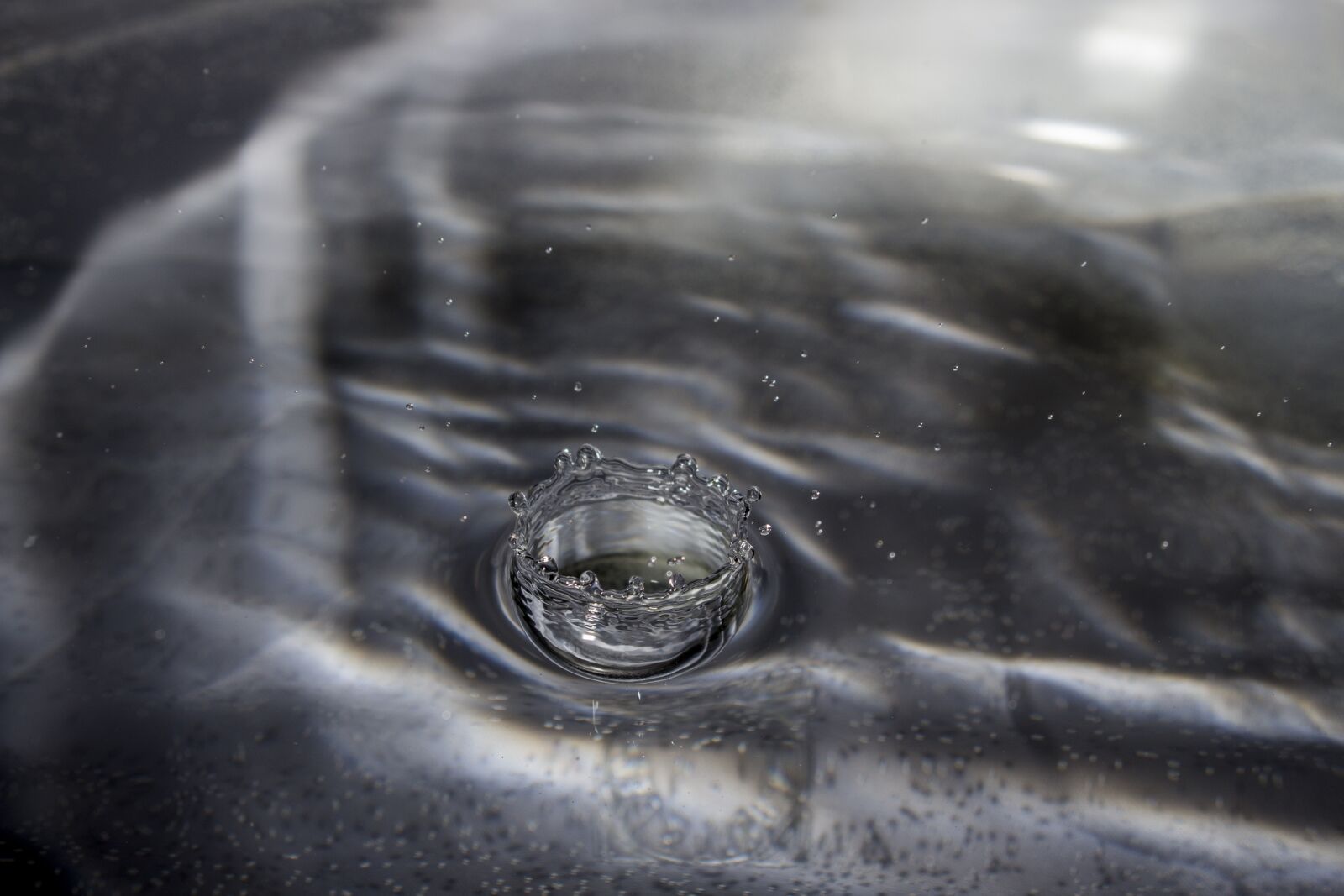 Canon EOS 700D (EOS Rebel T5i / EOS Kiss X7i) sample photo. Water, drip, drop of photography