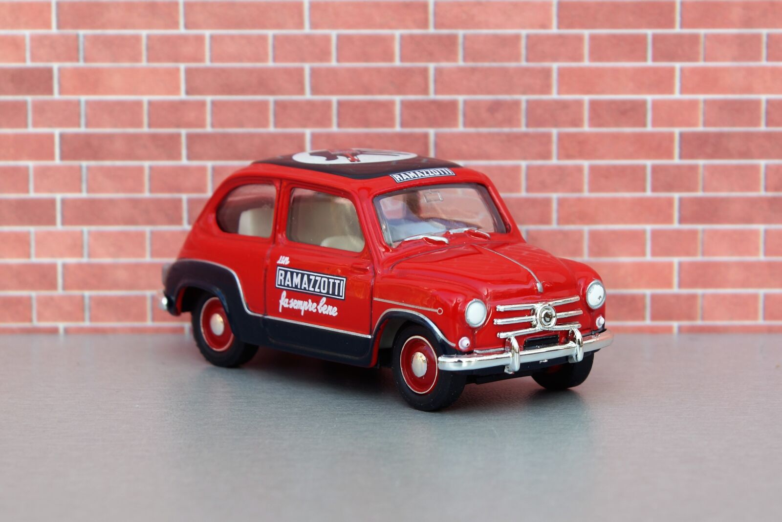 Sony DT 18-70mm F3.5-5.6 sample photo. Model car, fiat 500, fiat 600 photography