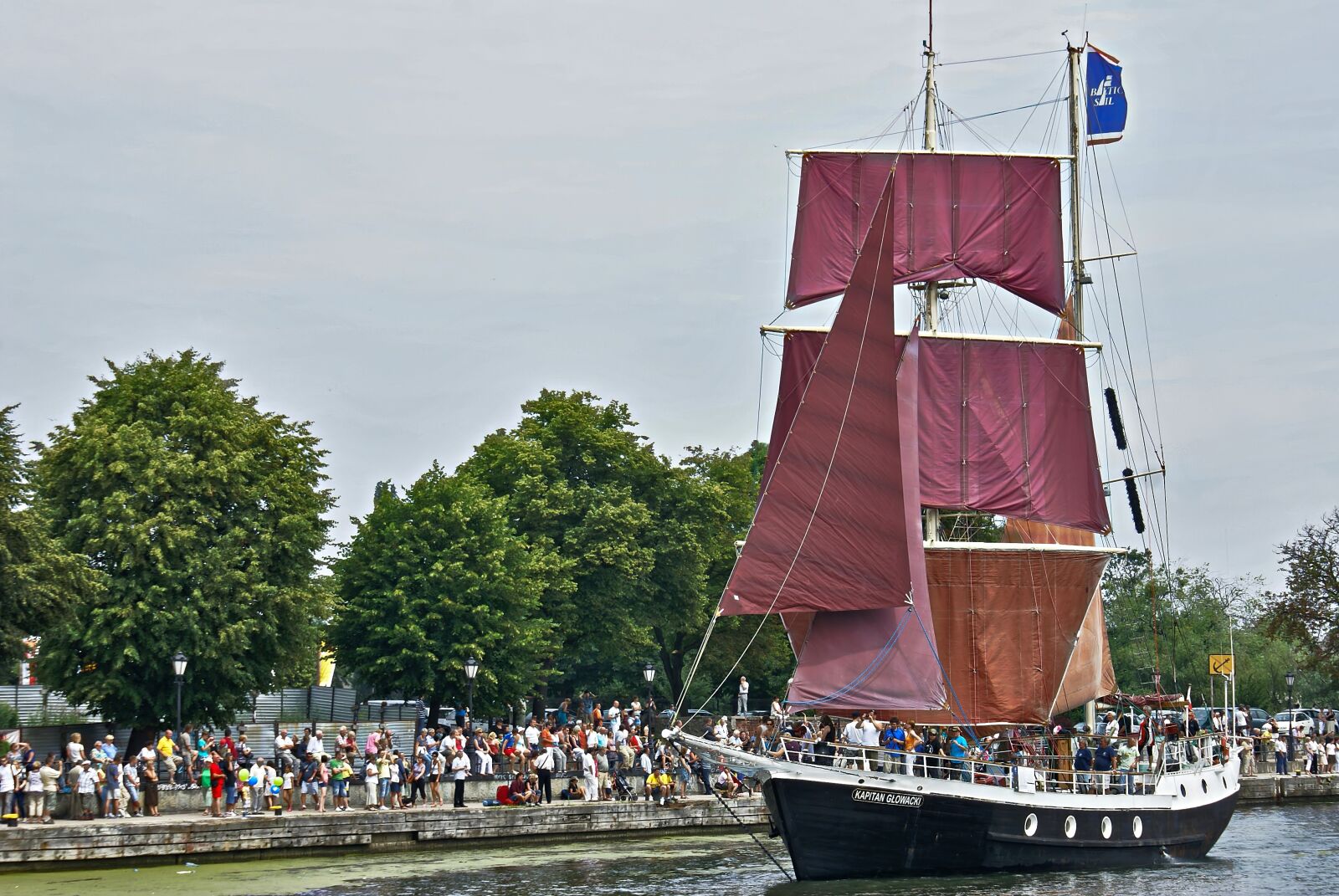 Sony Alpha DSLR-A100 sample photo. Sailing ship, the ship photography