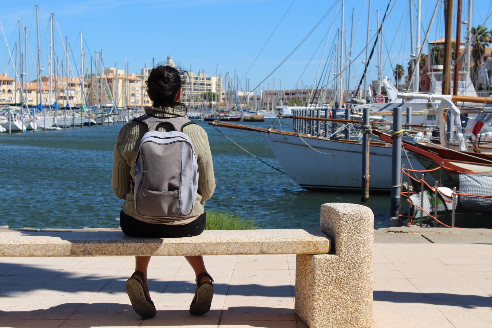 Canon EOS 700D (EOS Rebel T5i / EOS Kiss X7i) sample photo. Sea, woman, port photography