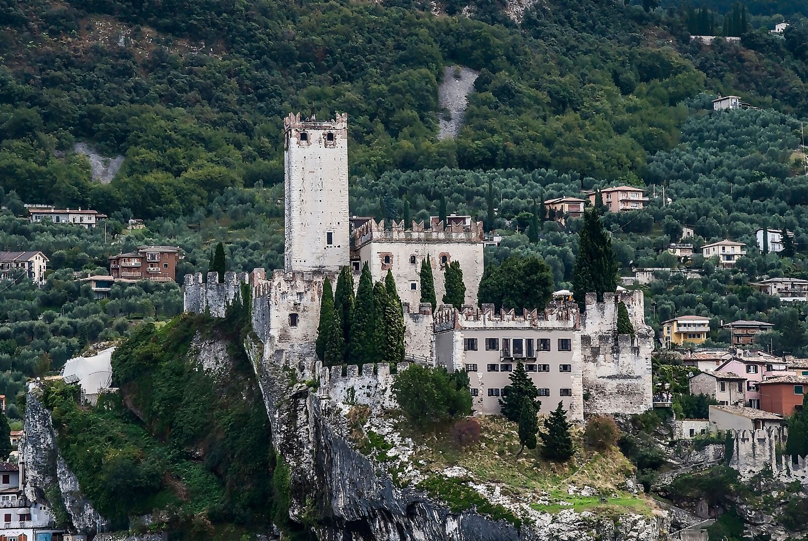 Sony Alpha DSLR-A300 sample photo. Italy, garda, malcesine photography