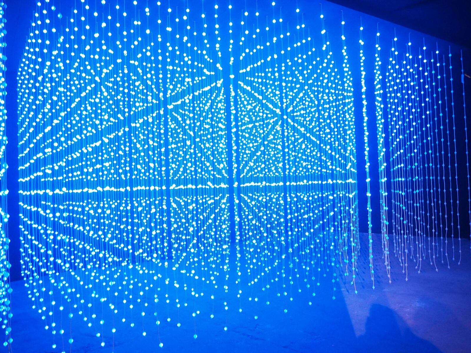 Olympus OM-D E-M10 sample photo. Pattern, light, color photography