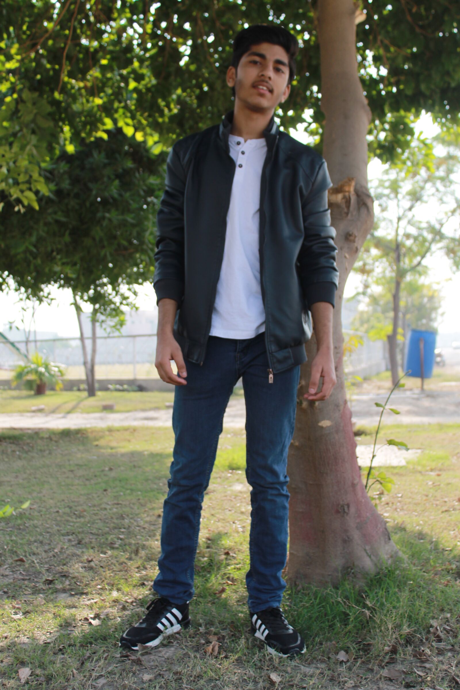 Canon EOS 1100D (EOS Rebel T3 / EOS Kiss X50) sample photo. Attitude, nature, portrait photography