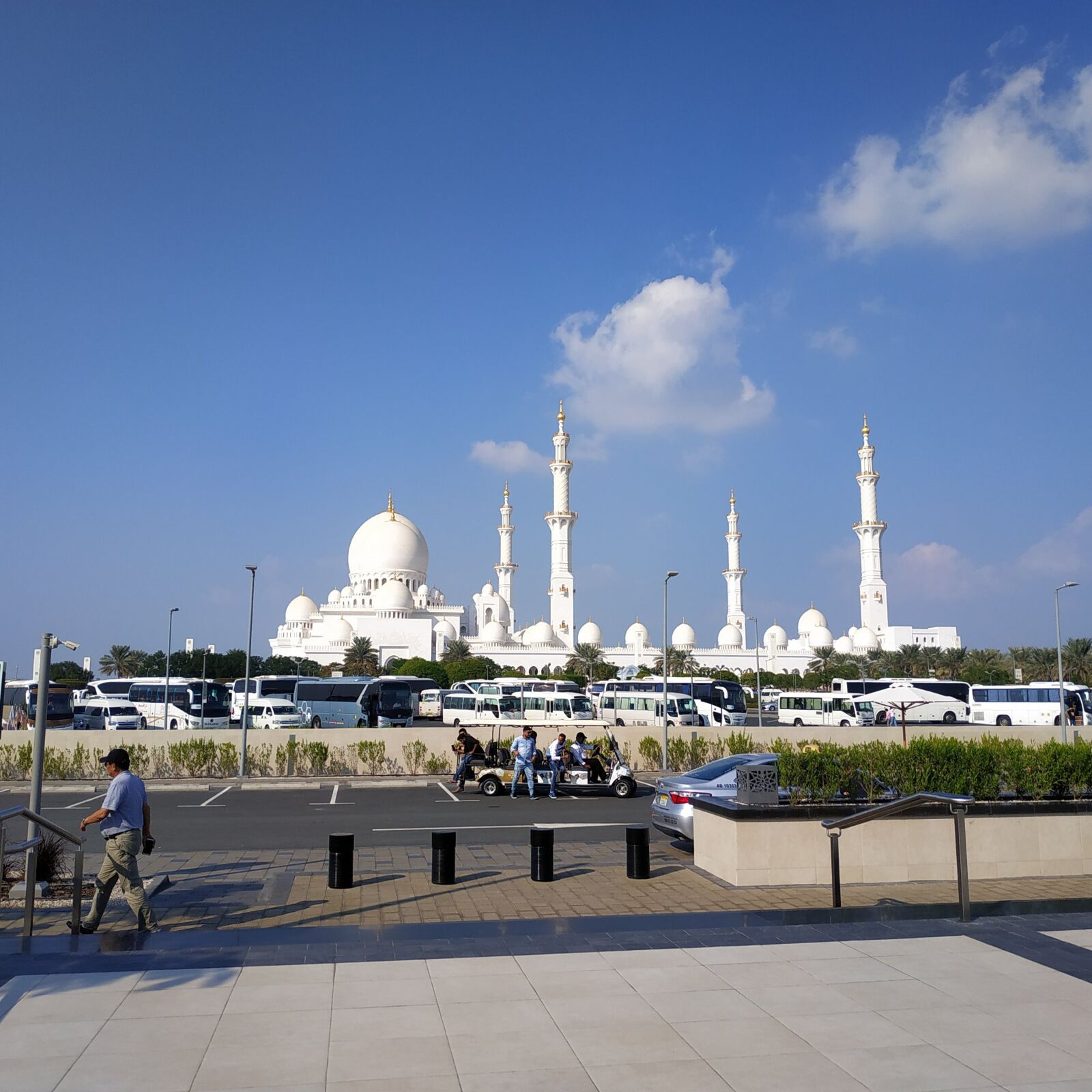 Xiaomi Redmi Note 5 sample photo. абудаби, белаямечеть, оаэ photography