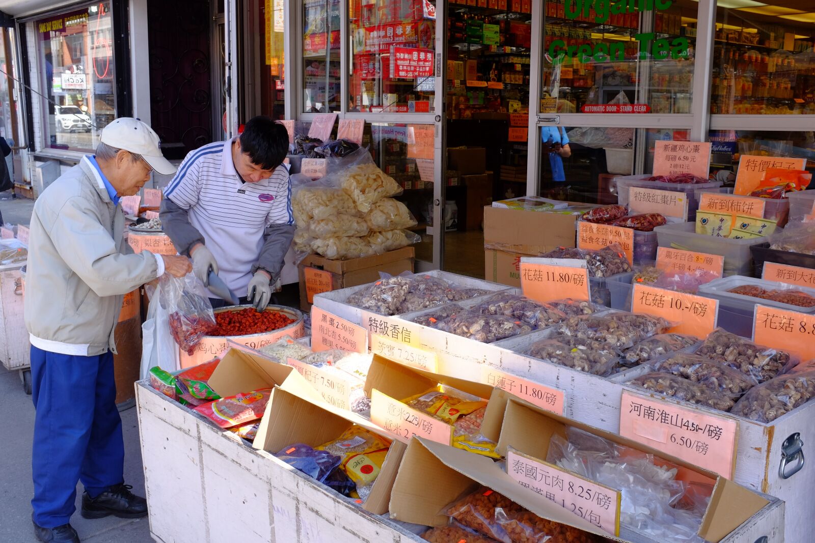 Fujifilm X100T sample photo. Travel, china town, toronto photography