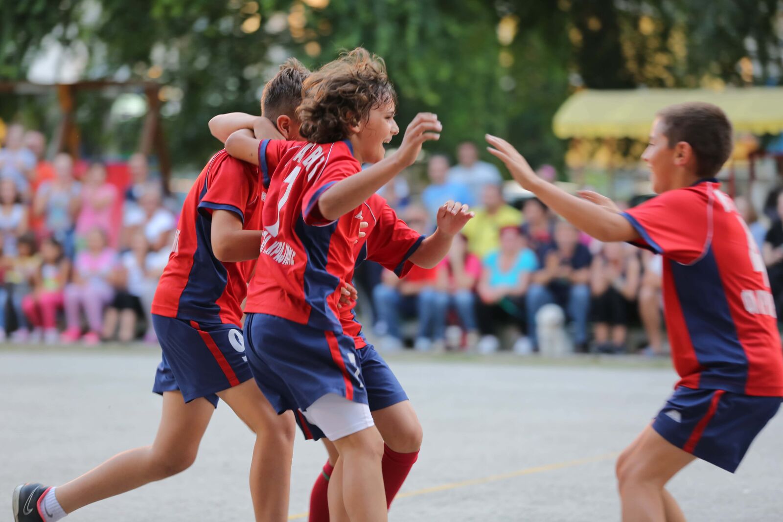Canon EOS 5D Mark III sample photo. Celebration, teamwork, soccer, team photography