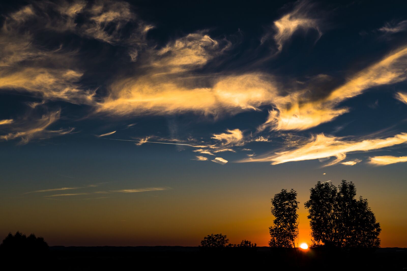 Sony a6300 + Sigma 30mm F2.8 EX DN sample photo. Sunset, sky, clouds photography