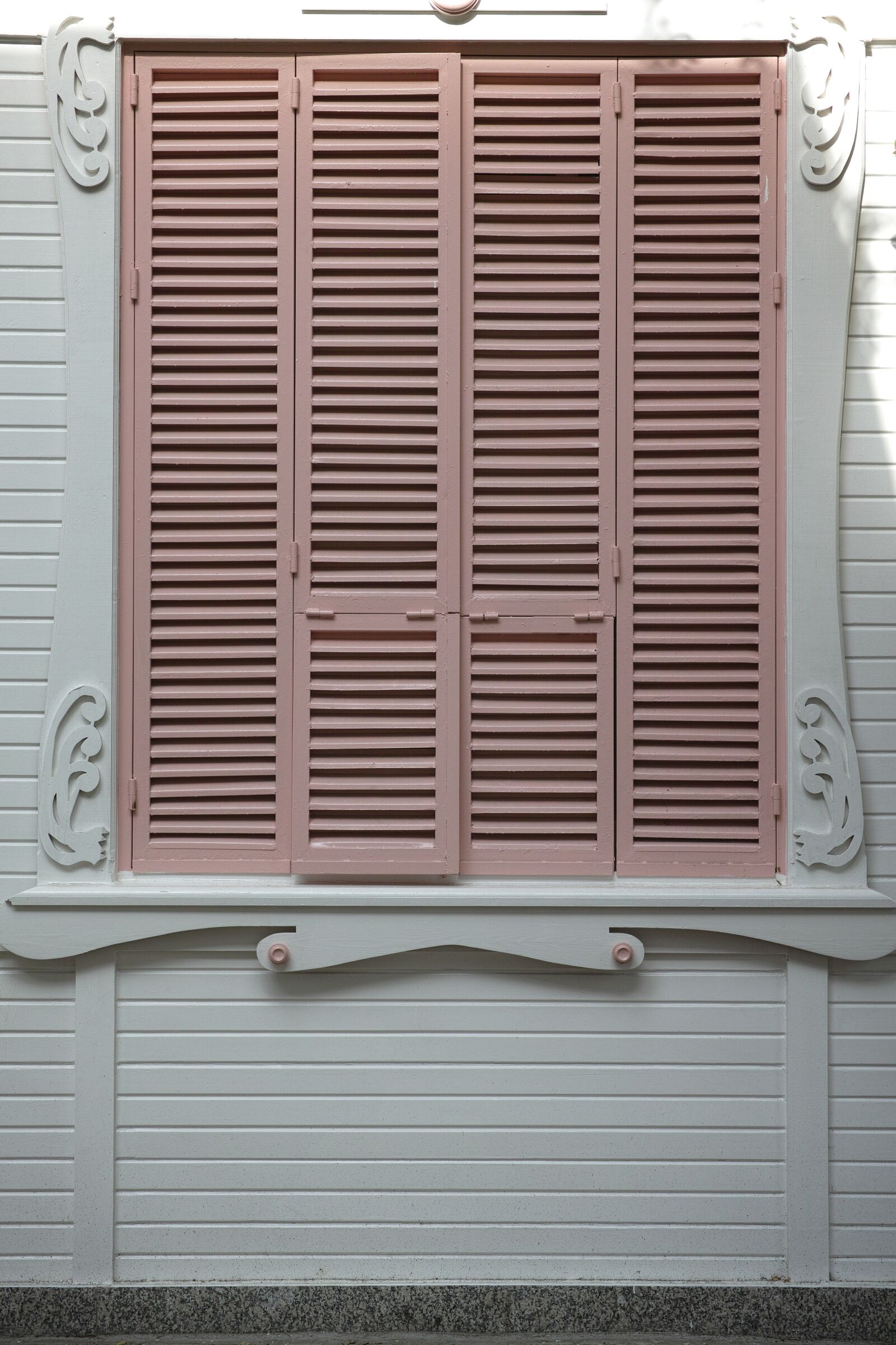 Sigma DP3 Merrill sample photo. Pink, wood, door photography
