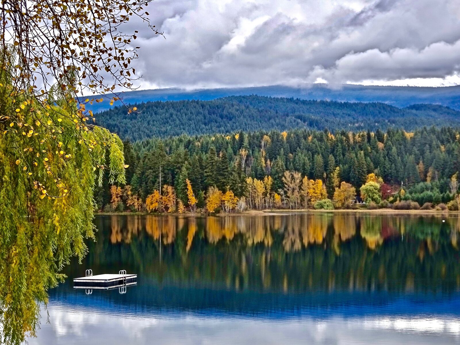 Sony Cyber-shot DSC-HX90V sample photo. Lake, reflection, landscape photography