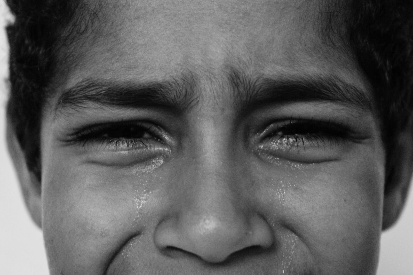 Canon EOS 1100D (EOS Rebel T3 / EOS Kiss X50) sample photo. Sad, poverty, crying photography