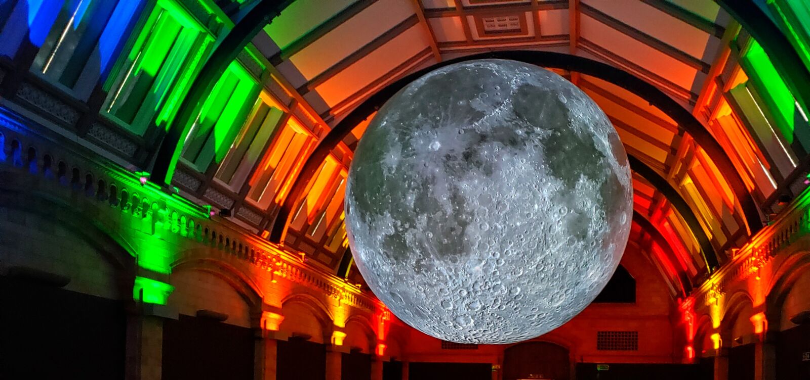 Samsung Galaxy S9 sample photo. Moon, museum, architecture photography